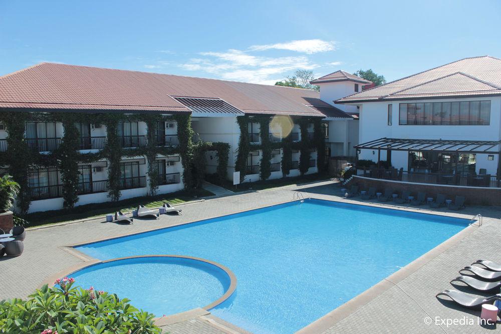Ilocos Norte Hotel & Convention Center Laoag Exterior foto