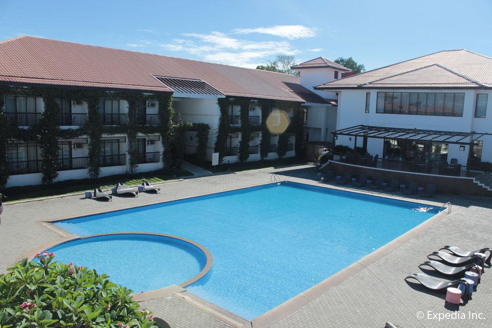 Ilocos Norte Hotel & Convention Center Laoag Exterior foto