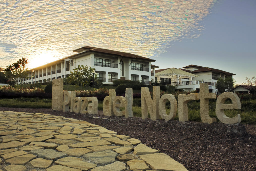 Ilocos Norte Hotel & Convention Center Laoag Exterior foto